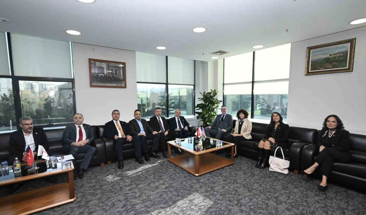 ABD'nin İstanbul Başkonsolosu Michael Lally BTSO'yu ziyaret etti: Masada 100 milyar dolarlık ticaret hedefi var 4