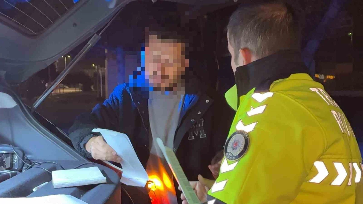 Kayseri'de kırmızı ışıkta sızıp kalan sürücü 1,84 promil alkollü çıktı 4