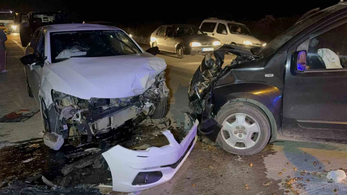 Samsun'da otomobil ile hafif ticari araç çarpıştı: 5 yaralı 1
