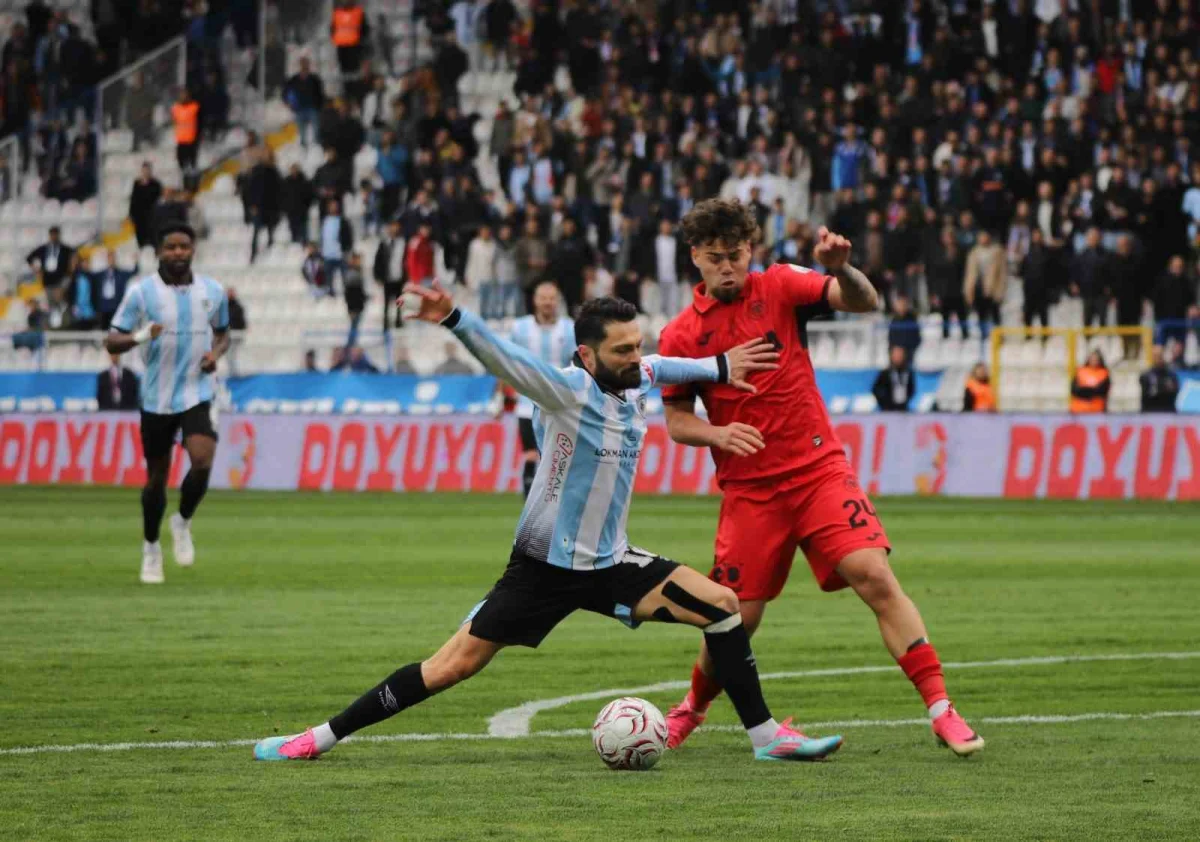Trendyol Süper Lig'de Erzurumspor FK ile Çorum FK maçının ilk yarısı tamamlandı 3