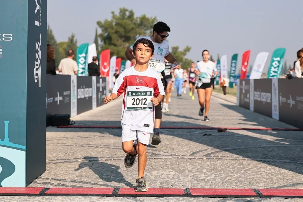 Pamukkale'de 20 bin kişinin katıldığı Lykos Yarı Maratonu rekorla tamamlandı 4