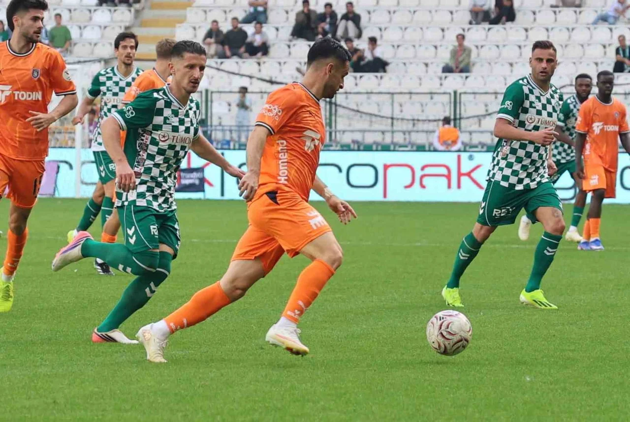 TRENDYOL SÜPER LİG'İN 7. HAFTASINDA KONYASPOR, SAHASINDA KARŞILAŞTIĞI BAŞAKŞEHİR İLE 0-0 BERABERE...
