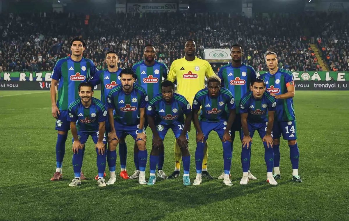 Çaykur Rizespor ilk yarıyı Trabzonspor karşısında önde kapattı 4