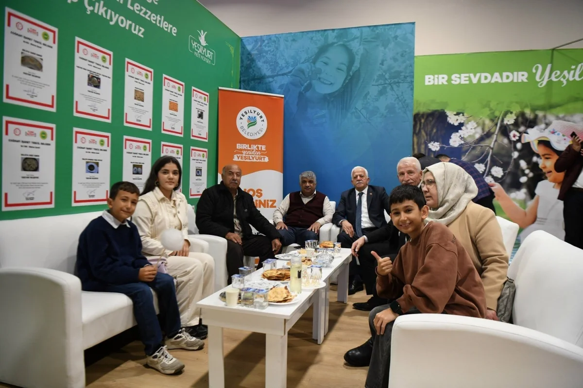 Yeşilyurt Belediyesinin İstanbul'daki tanıtım standı ziyaretçilerini ağırlıyor 4