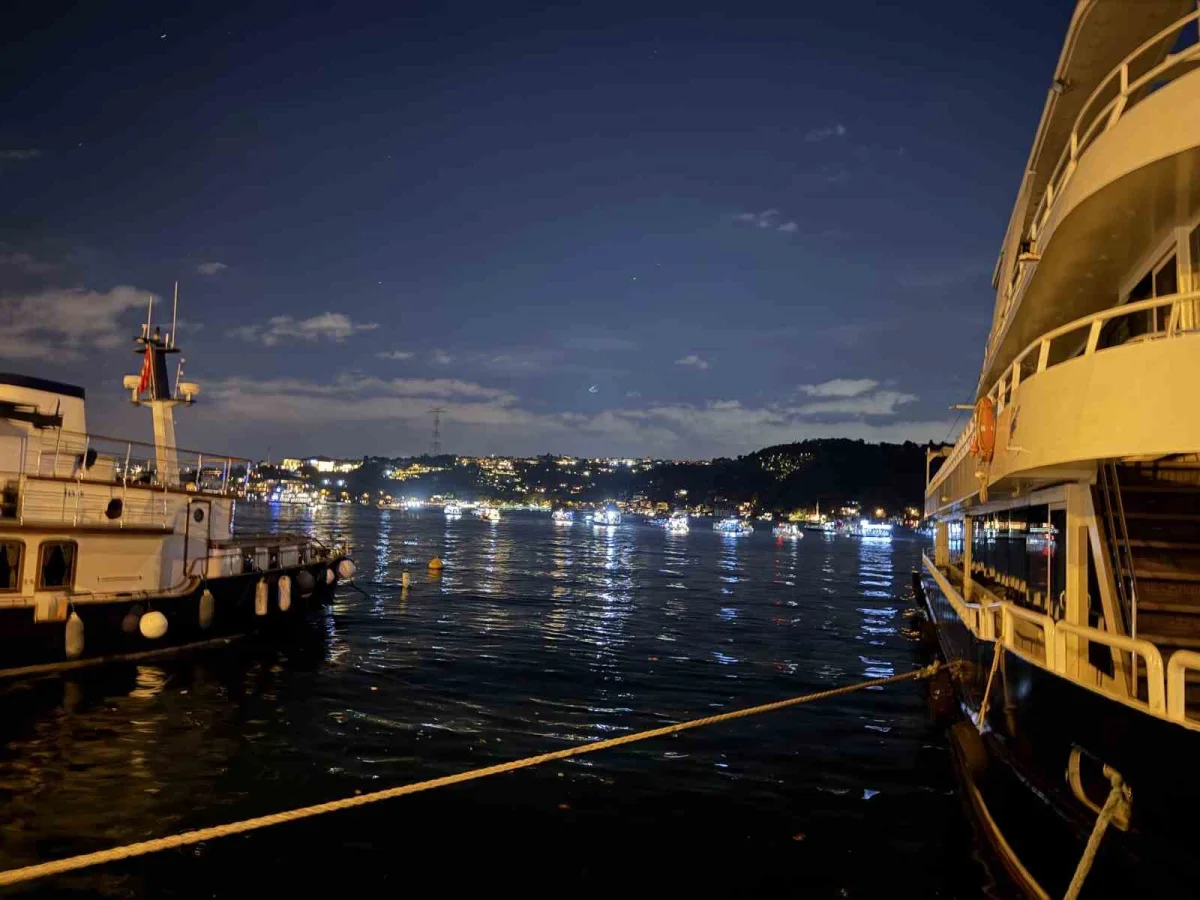 İstanbul Boğazı'nda lüfer bereketi başladı: Tezgahlarda tanesi 400 liraya çıktı 4