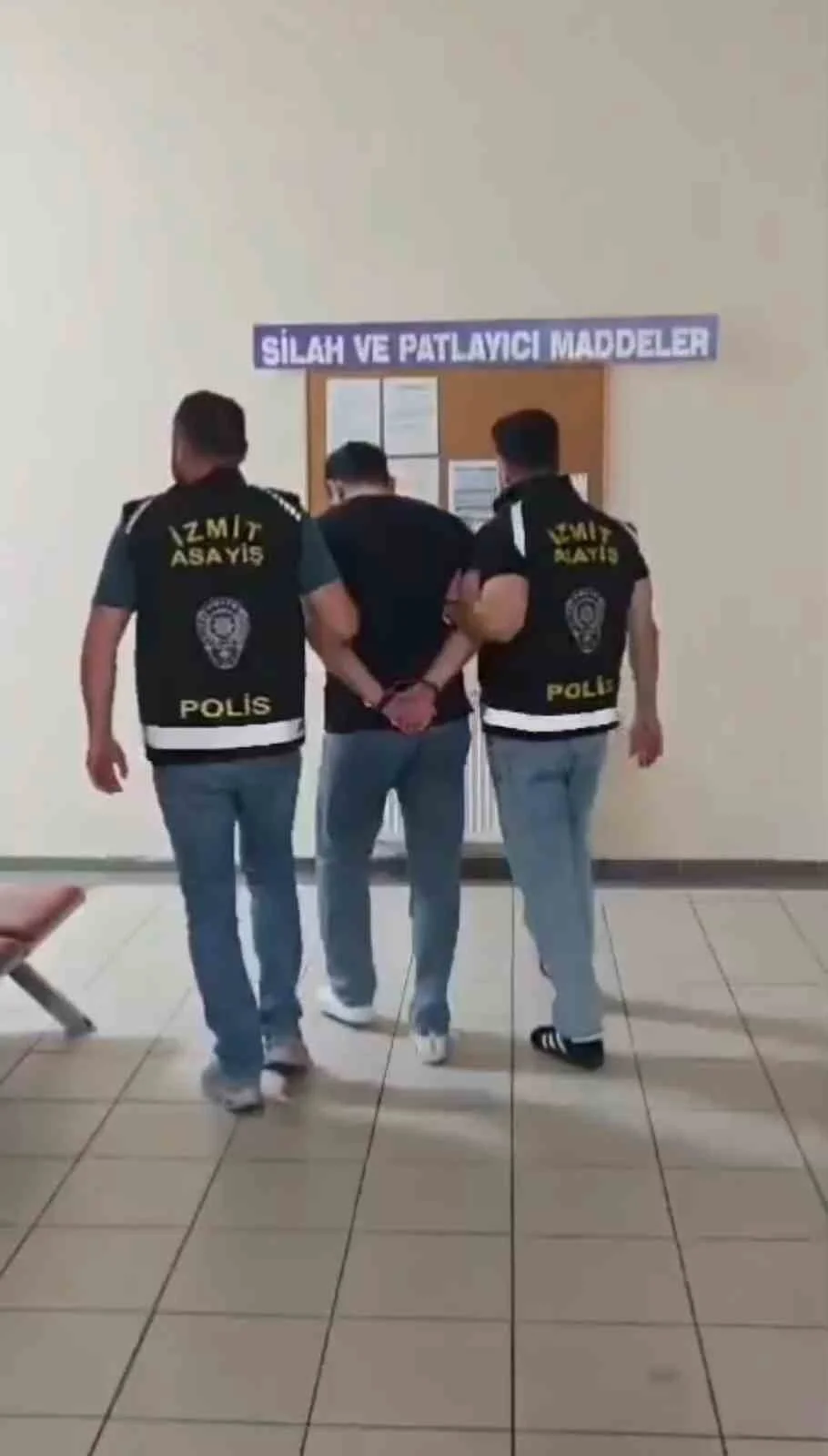 KOCAELİ'NİN İZMİT İLÇESİNDE, HAKKINDA 21 YIL 4 AY 22 GÜN KESİNLEŞMİŞ HAPİS CEZASI BULUNAN ŞÜPHELİ...
