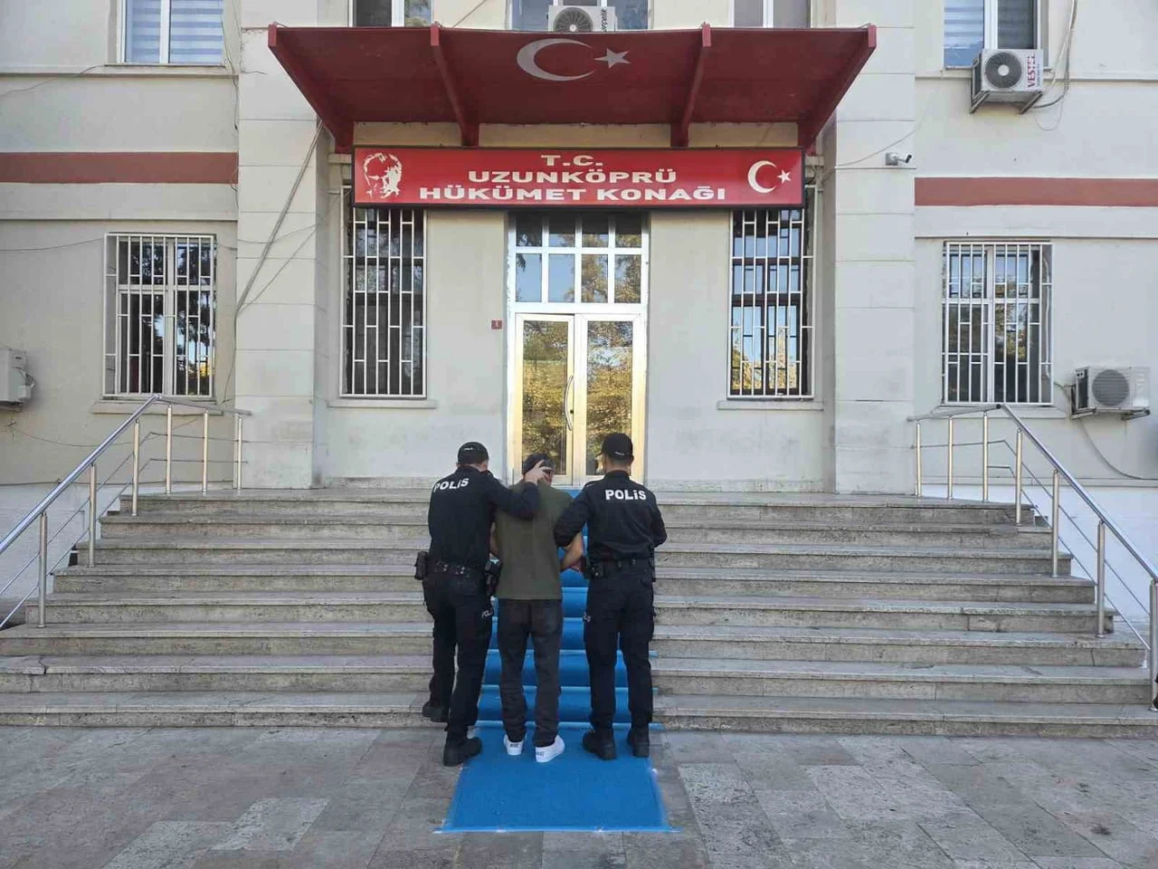 UZUNKÖPRÜ’DE CİNAYET ŞÜPHELİSİ KISA SÜREDE YAKALANDI