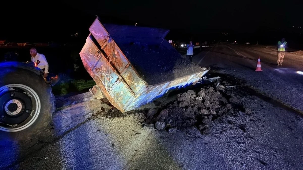 Hatay'da otomobil ile traktör çarpıştı: 3 yaralı 4