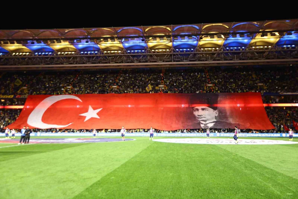Fenerbahçe ile Göztepe maçında ilk 15 dakika golsüz geçildi 2