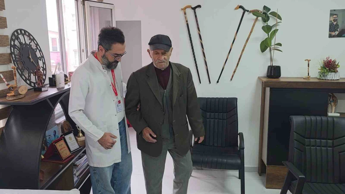 Zonguldak'ta bacağı kesilmekten kurtarılan emekli madenci yapay deriyle sağlığına kavuştu 1