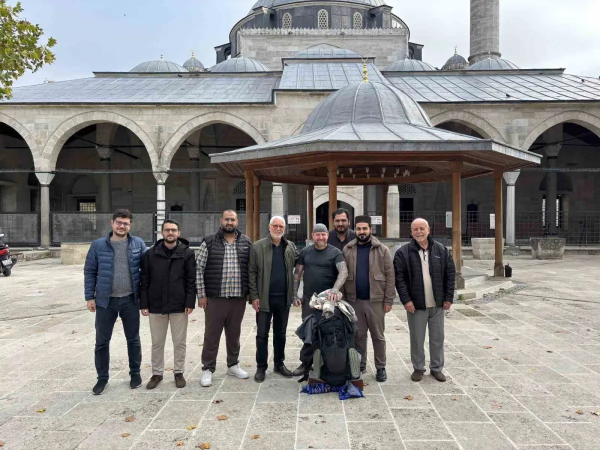 Almanya'dan hac için yürüyerek yola çıkan Umar, 88 günde Kırklareli'ye ulaştı 1