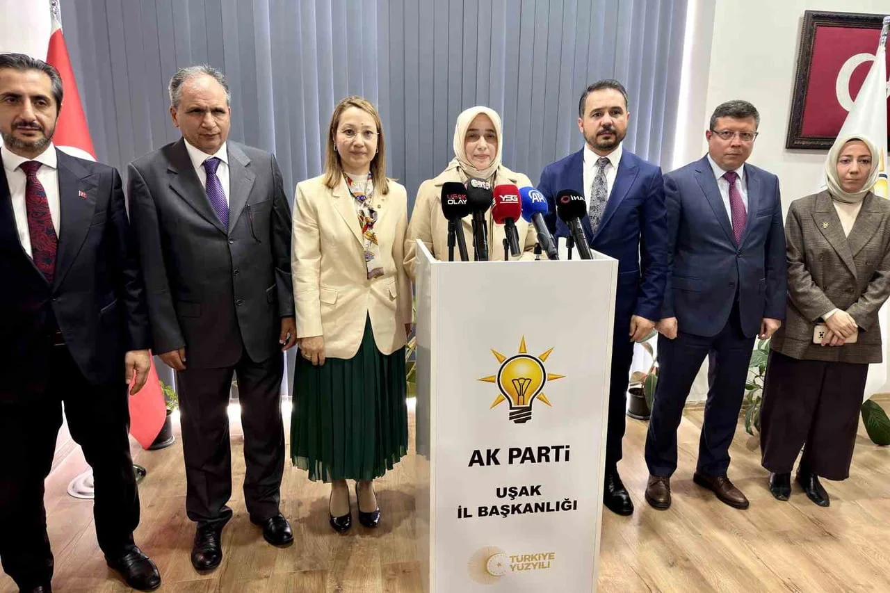 TÜRKİYE YÜZYILI BULUŞMALARI KAPSAMINDA UŞAK'A GELEN AK PARTİ GRUP BAŞKANVEKİLİ ÖZLEM ZENGİN...