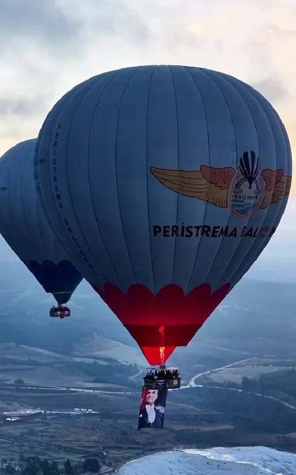 Pamukkale'de Cumhuriyet coşkusu gökyüzüne taşındı 3