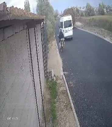 Niğde'de sollama yapan motosiklet şarampole devrildi: 1 ağır yaralı 3