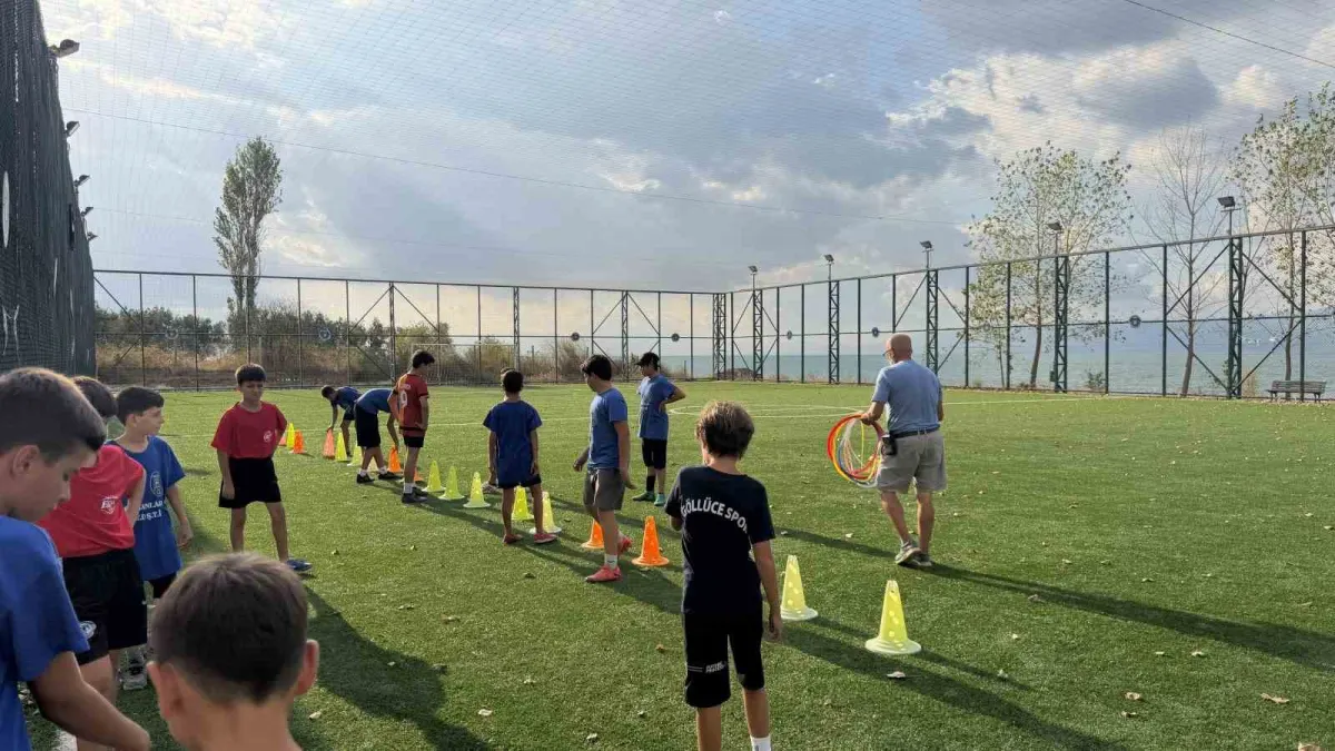 Bursa'da 71 yaşındaki eski sporcu traktörüyle topladığı çocuklara ücretsiz antrenman yaptırıyor 4