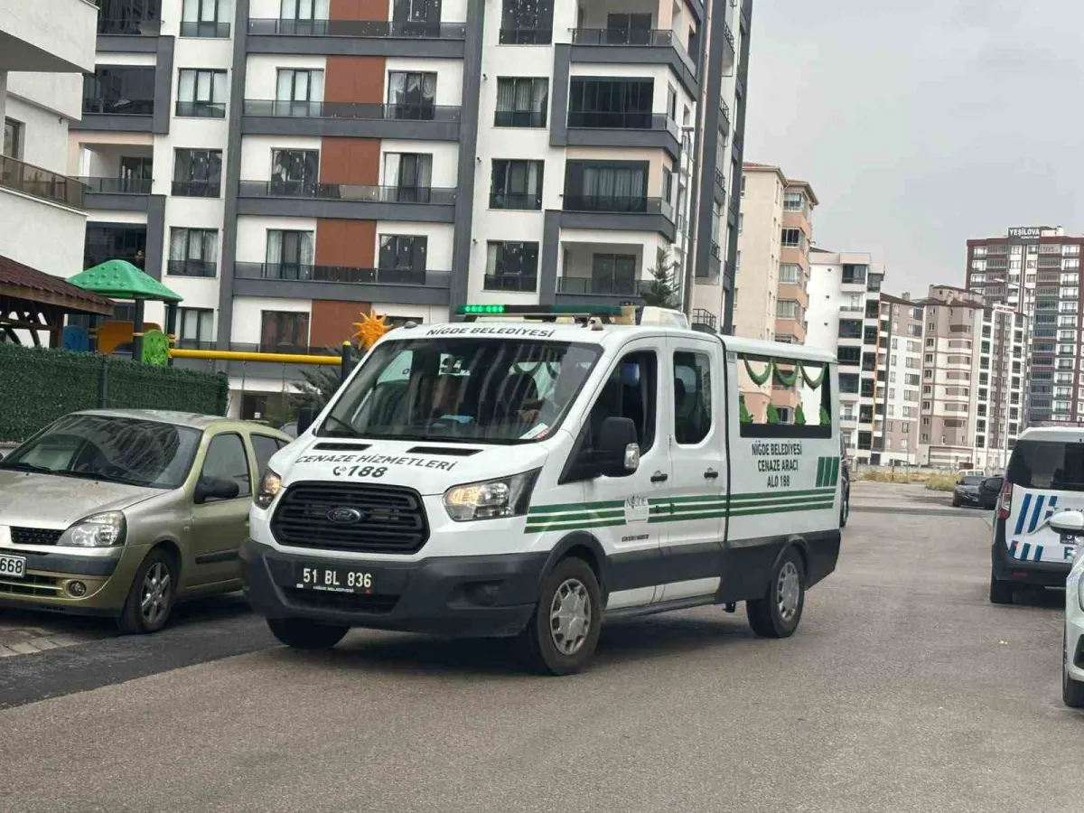Niğde'de 22 yaşındaki genç kız çatı katında ölü bulundu 1