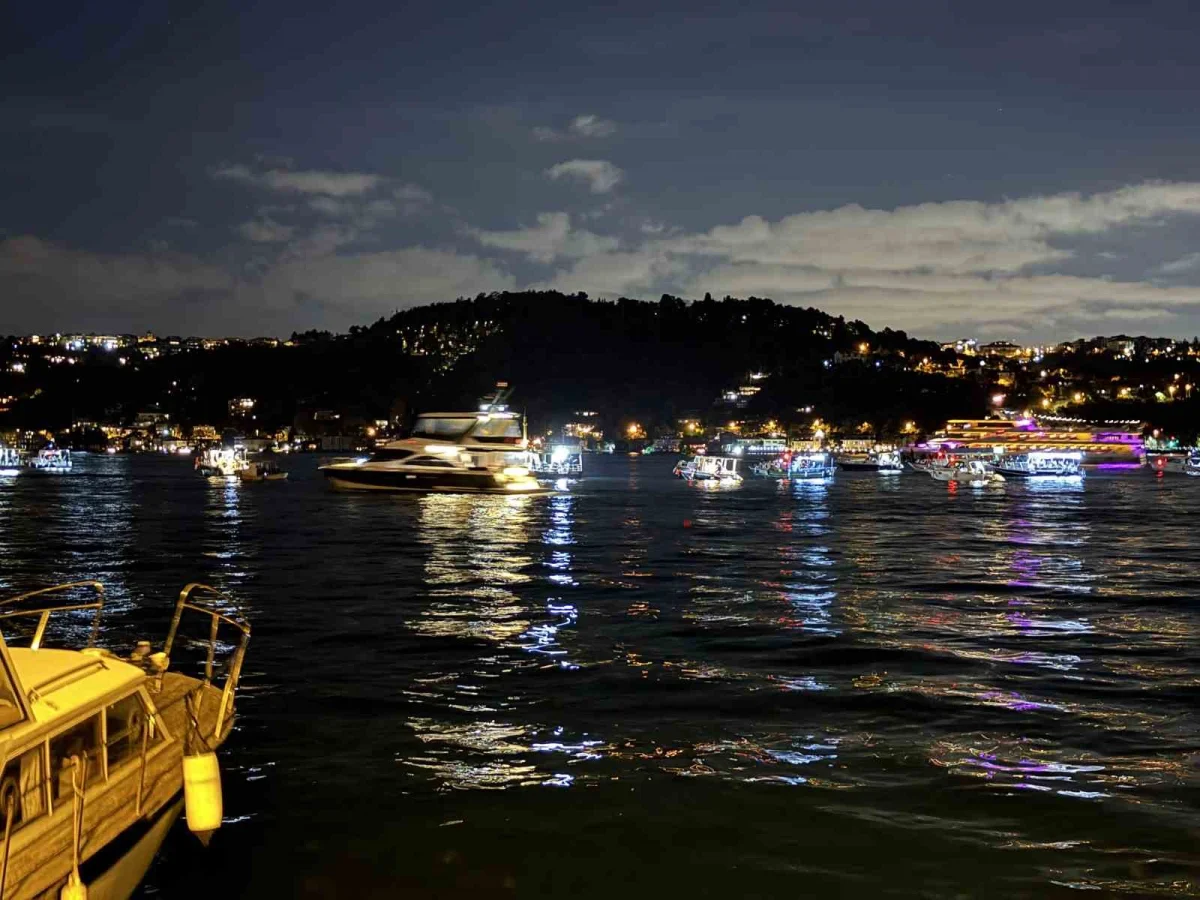 İstanbul Boğazı'nda lüfer bereketi başladı: Tezgahlarda tanesi 400 liraya çıktı 1
