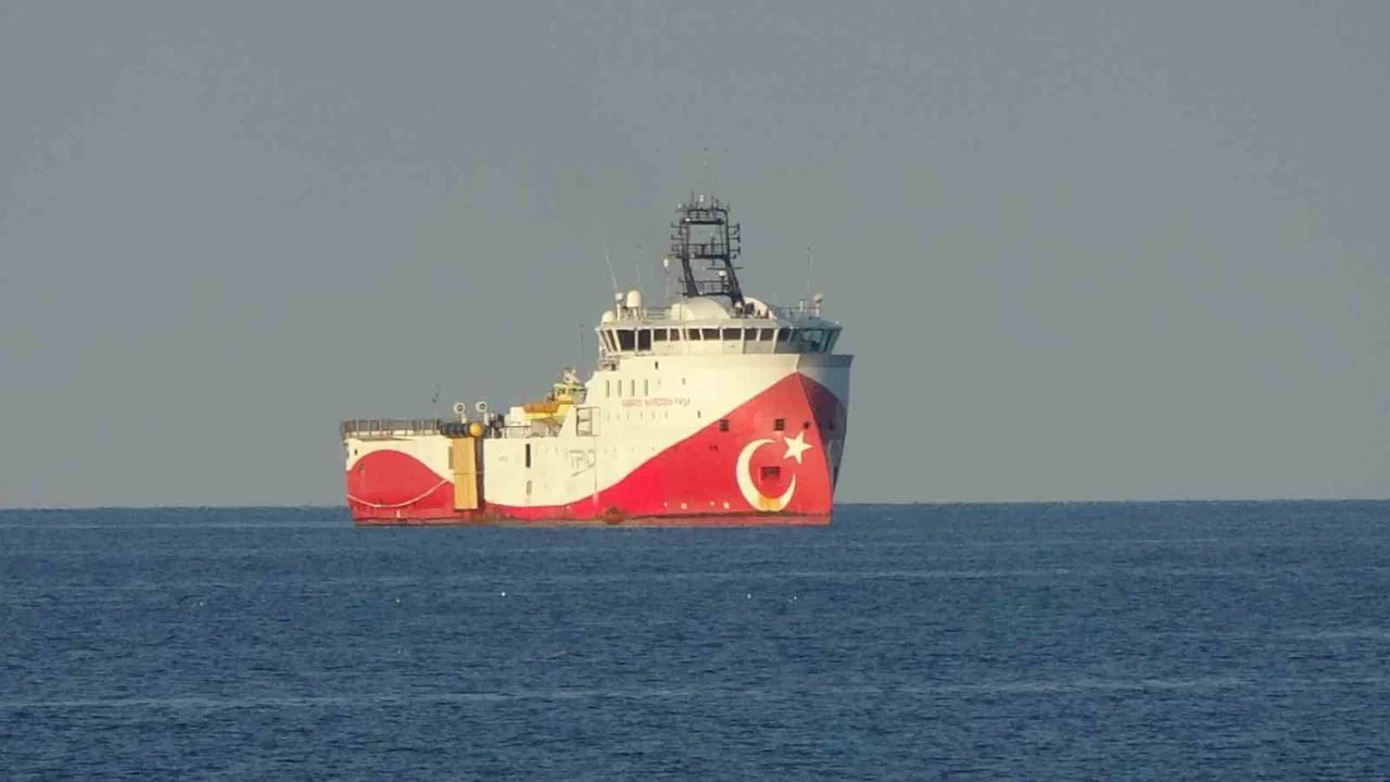 TÜRKİYE’NİN İLK SİSMİK ARAŞTIRMA GEMİSİ BARBAROS HAYREDDİN PAŞA, TRABZON AÇIKLARINDA PETROL VE...