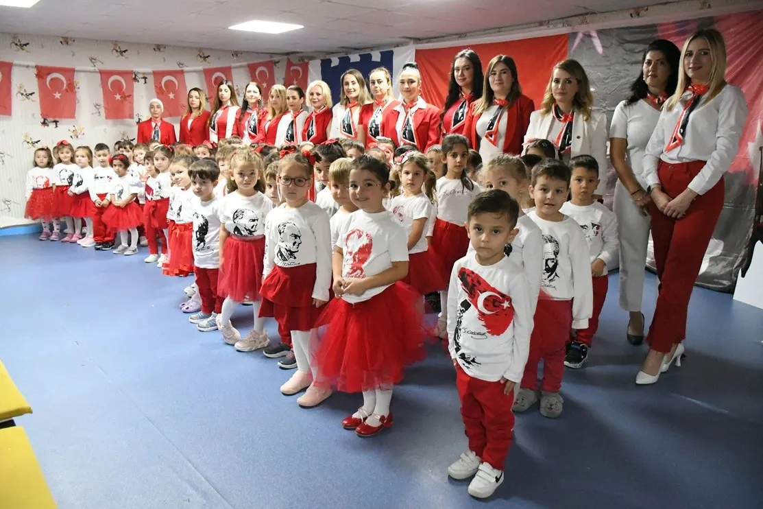 Kuşadası'nda miniklerden Cumhuriyet Bayramı kutlaması 4