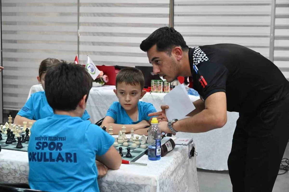 Bozüyük'te düzenlenen satranç turnuvasında 62 sporcu hamle yaptı 2