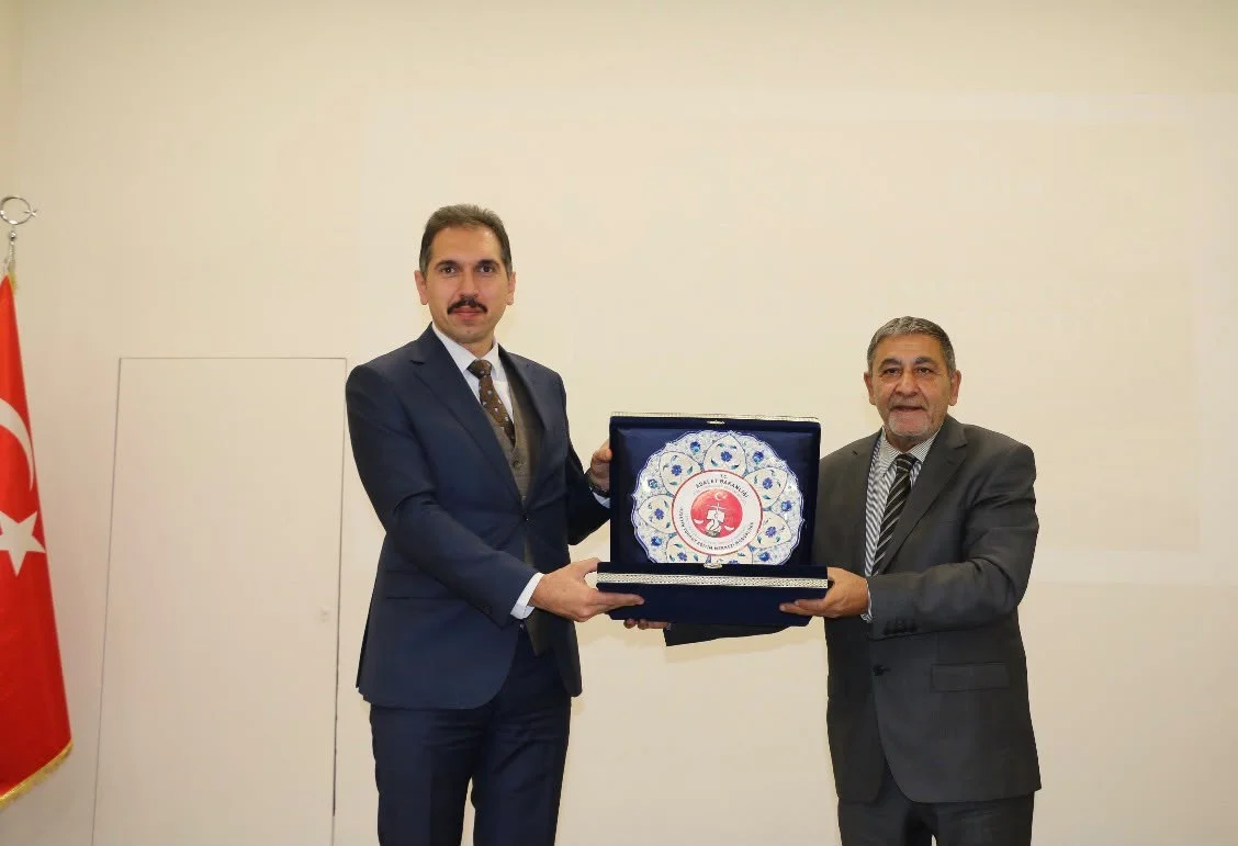 Erzurum'da Cumhuriyet'e uzanan tarihi sürecin anlatıldığı konferans düzenlendi 3