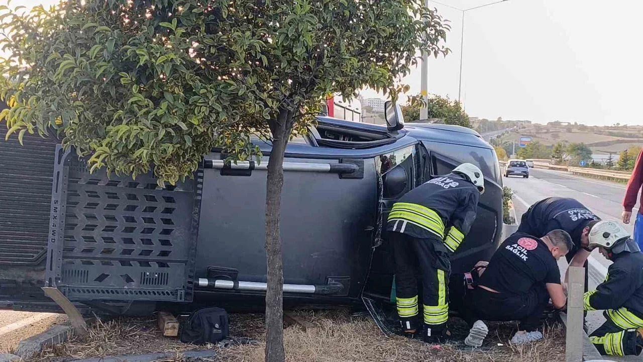TEKİRDAĞ'DA KAÇIRILDIĞI İDDİA EDİLEN OTOMOBİL, ÖNCE YAYAYA, ARDINDAN 2 OTOMOBİLE ÇARPTI