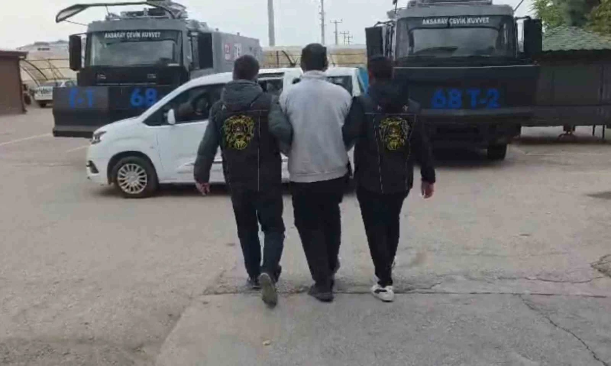 Aksaray'da traktörle demir kapıyı kırıp kaçan hırsız tutuklandı 2