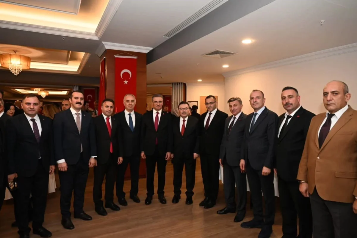 Erzurum'da Cumhuriyet'in 103. yıl dönümü coşkusu kabul töreniyle yaşandı 4