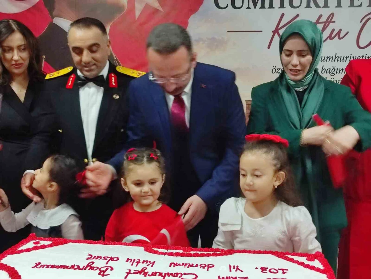 Ardahan'da Cumhuriyet Bayramı'nın 103. yılı resepsiyonla kutlandı 2