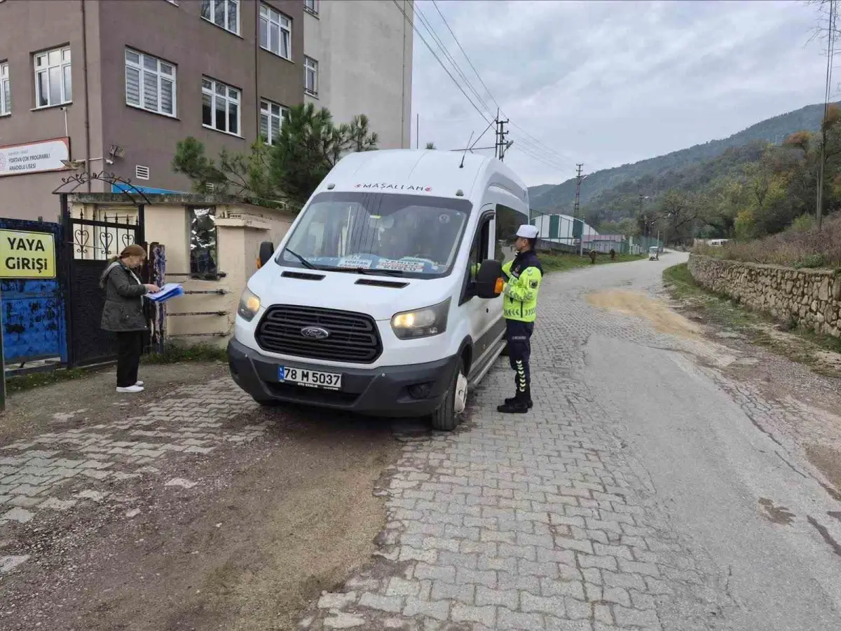 Karabük'te okul çevrelerinde denetimler aralıksız sürüyor 4