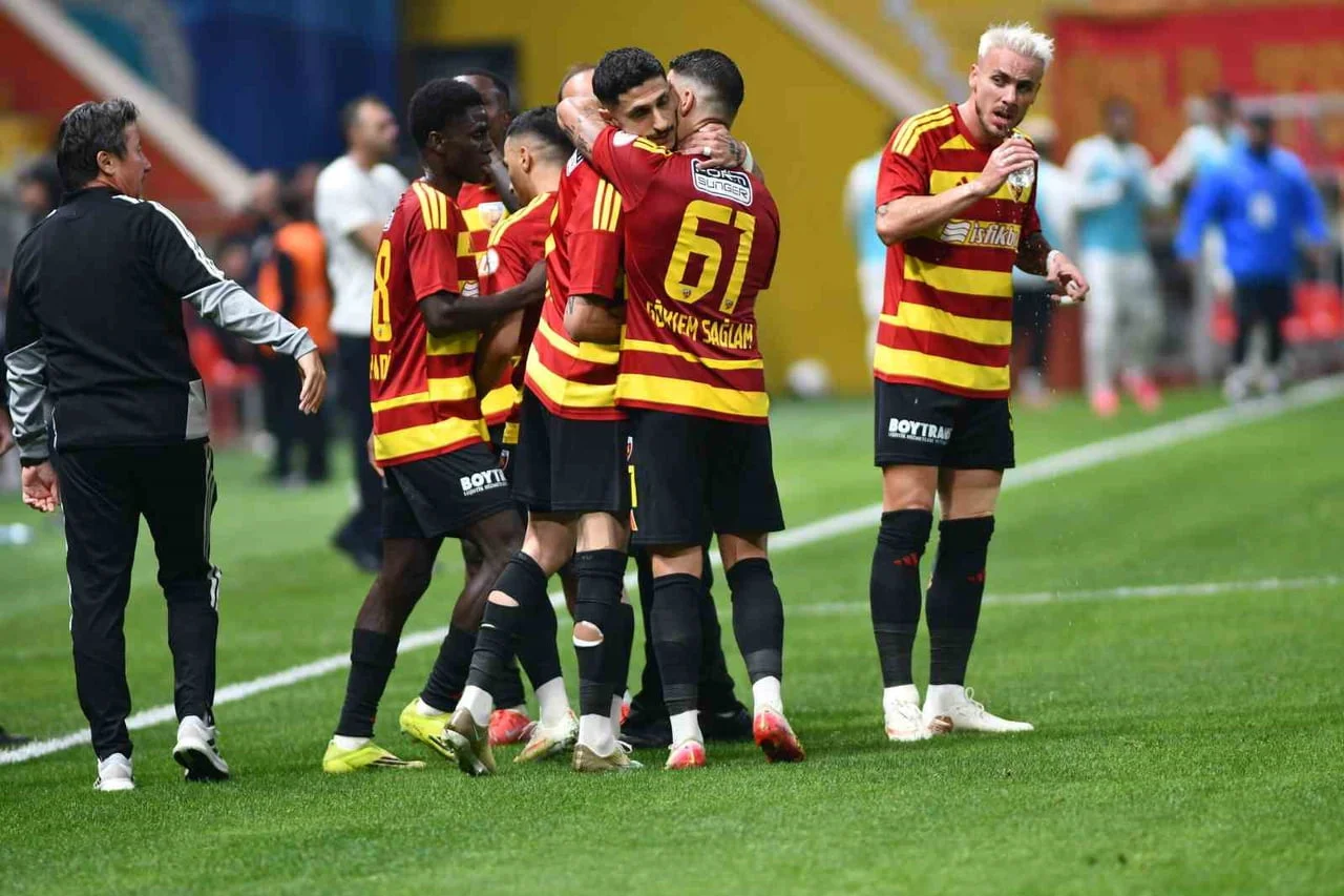 1. LİG'DE MÜCADELE EDEN KAYSERİSPOR, LİGDEKİ YEDİNCİ GALİBİYETİNİ ELDE ETTİ