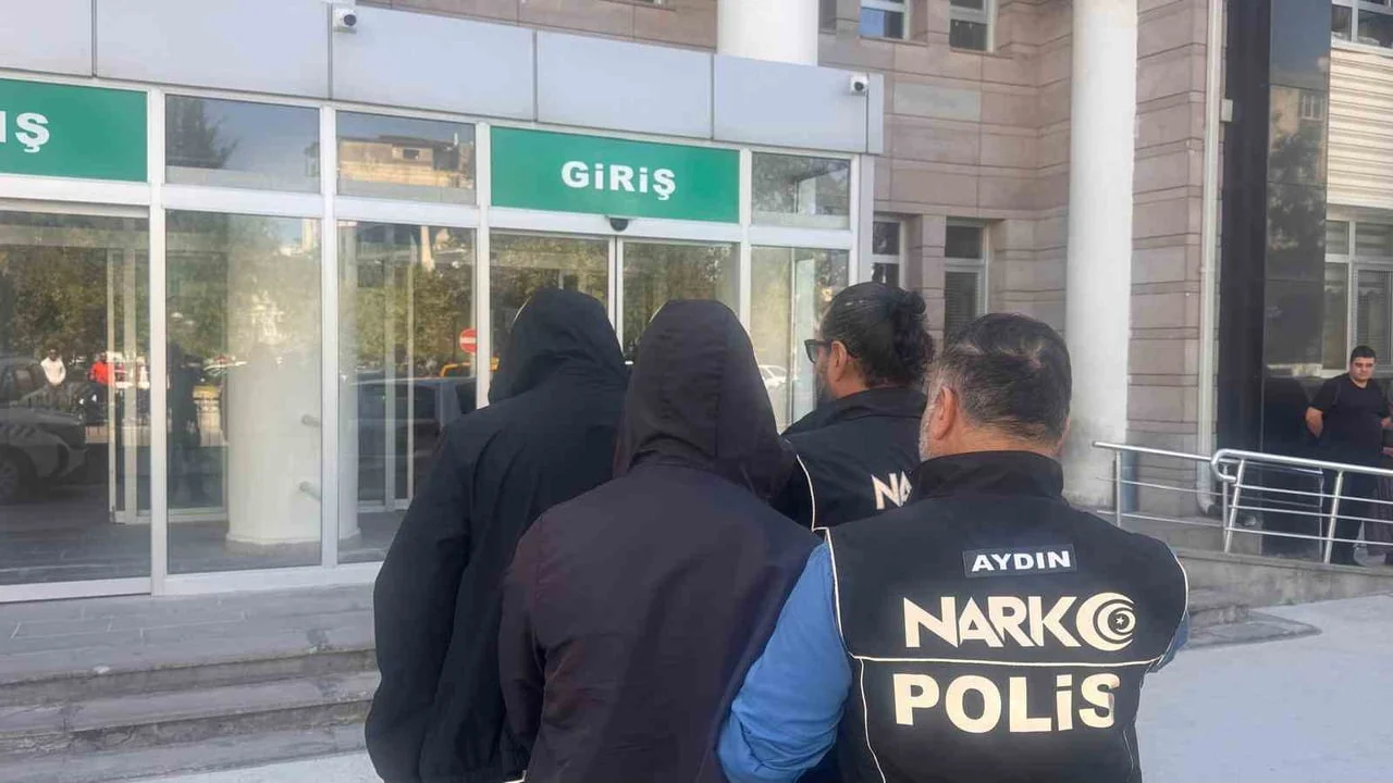 AYDIN'IN KUŞADASI İLÇESİNDE UYUŞTURUCU İLE MÜCADELE KAPSAMINDA GERÇEKLEŞTİRİLEN OPERASYONDA 2...