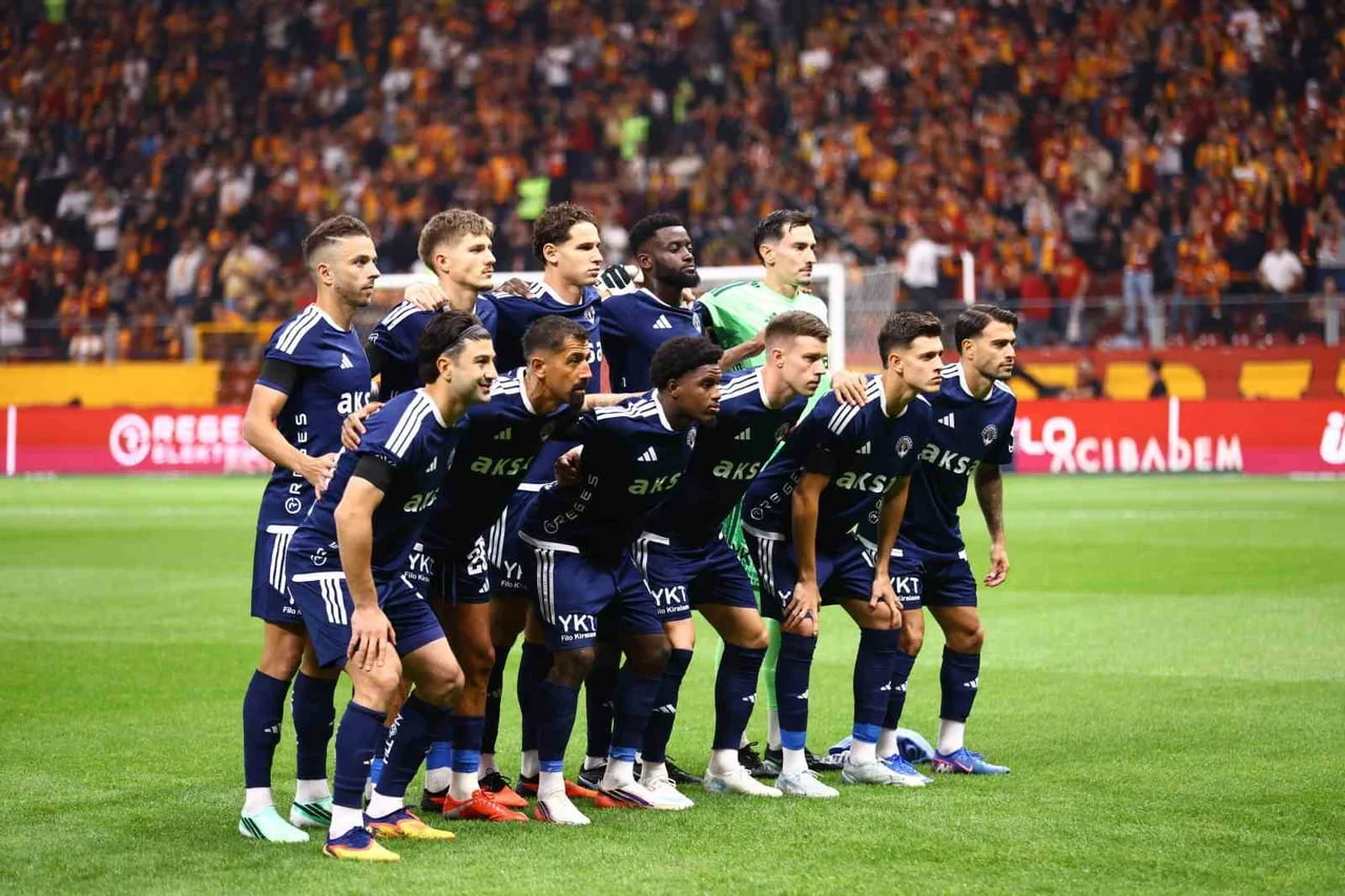KASIMPAŞA, GALATASARAY KARŞILAŞMASIYLA TRENDYOL SÜPER LİG'DE BU SEZON İLK KEZ MAĞLUP OLDU.