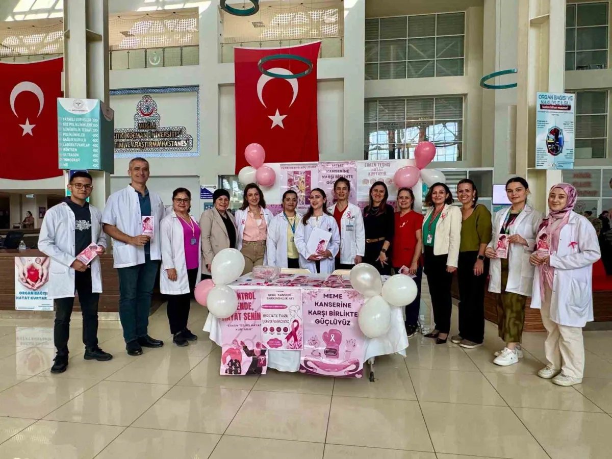 Muğla Eğitim ve Araştırma Hastanesi'nde meme kanseri farkındalık standı açıldı 1