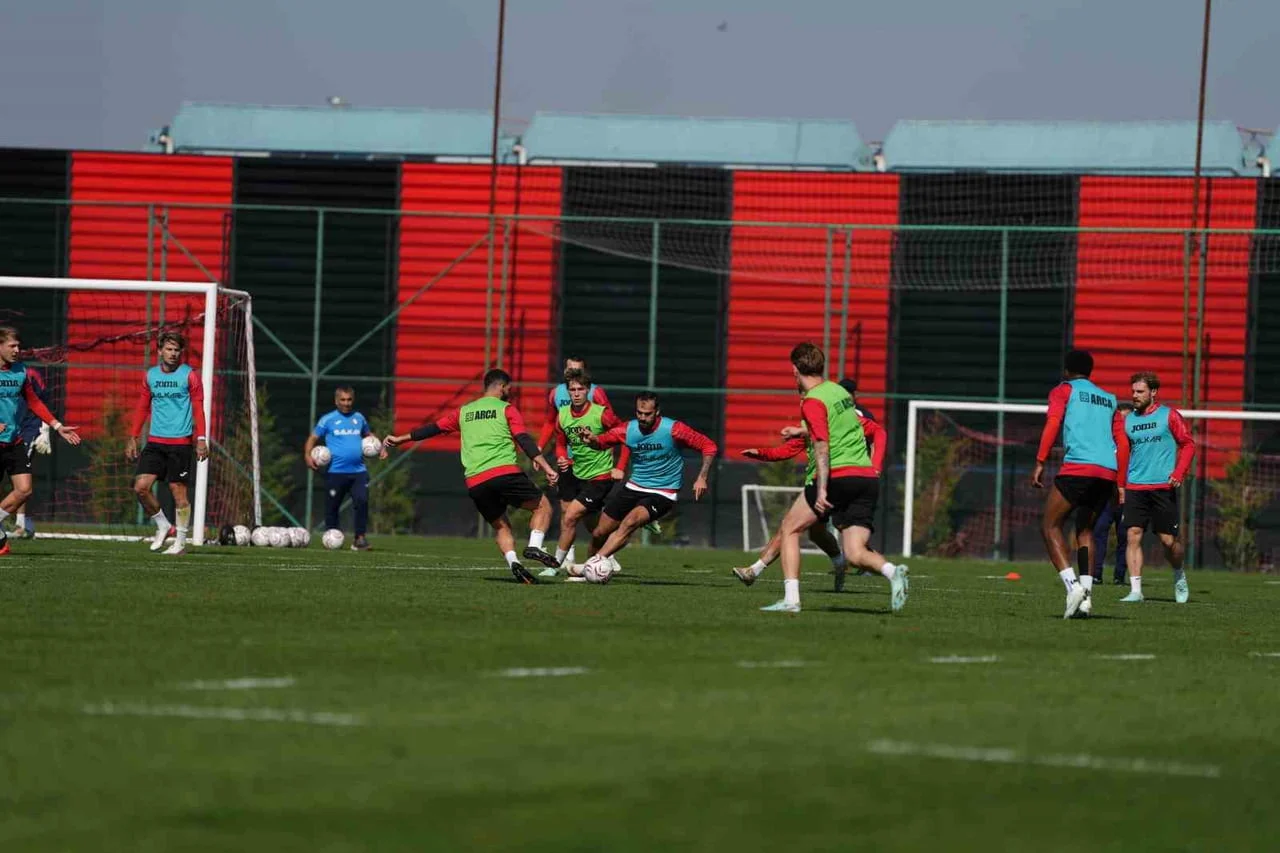 ÇORUM FK, TRENDYOL SÜPER LİG'İN 9. HAFTASINDA DEPLASMANDA GÖZTEPE İLE OYNAYACAĞI MAÇIN...