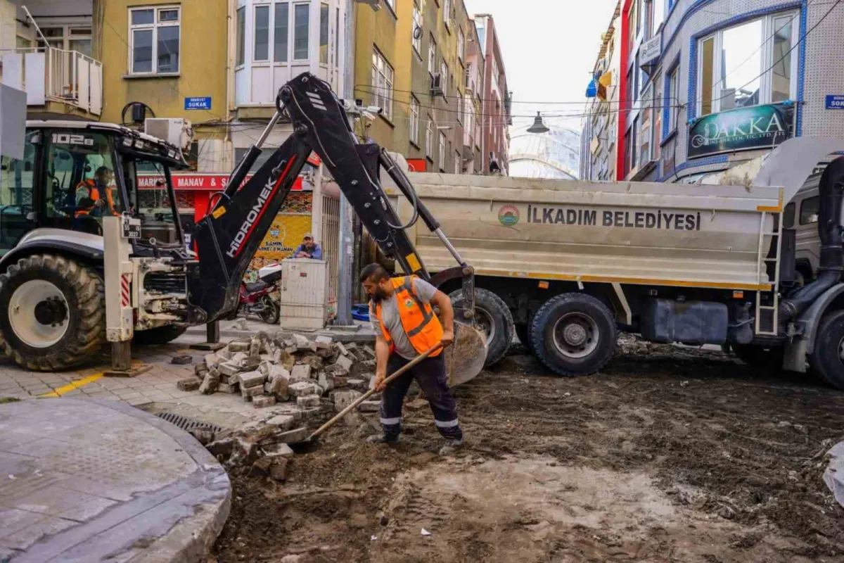İlkadım'da Saadet Caddesi sıcak asfalta kavuştu 3