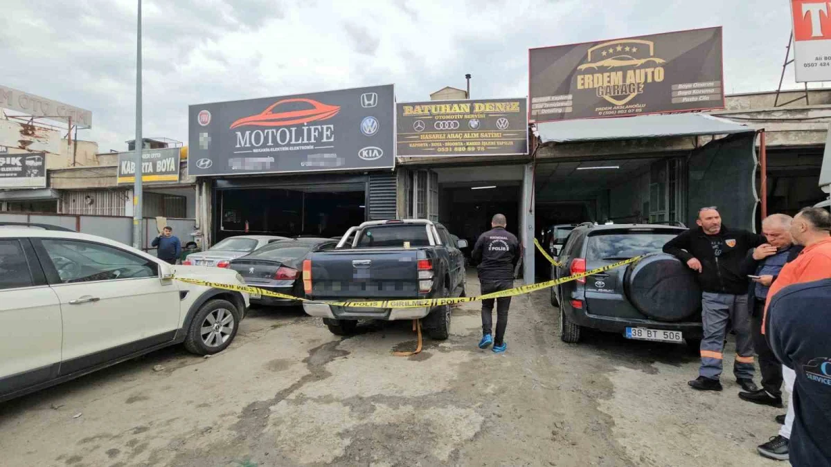 Kayseri'de oto tamircisinde silahlı kavga: Biri ağır 3 yaralı 3