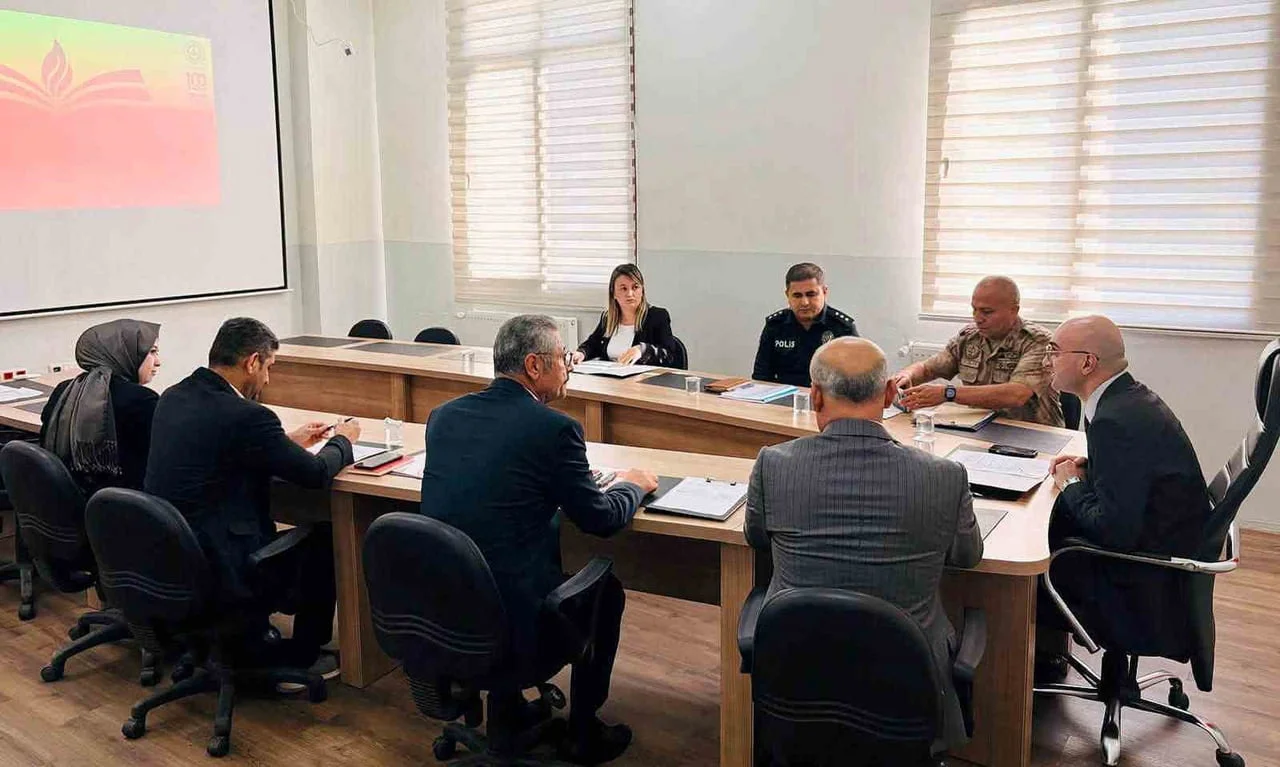 ARABAN’DA ÖĞRENCİLERİN GÜVENLİĞİ İÇİN KURUMLAR ARASI İŞ BİRLİĞİ TOPLANTISI...