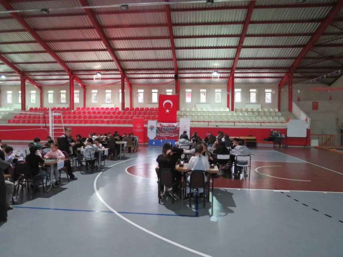 Eskişehir'de koruma altındaki çocuklar için 29 Ekim satranç turnuvası düzenlendi 3