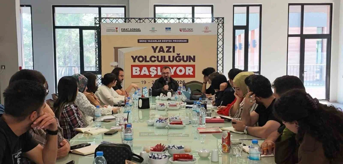 UNESCO Edebiyat Şehri Kahramanmaraş'ta genç yazarlar sertifikalarını aldı 3