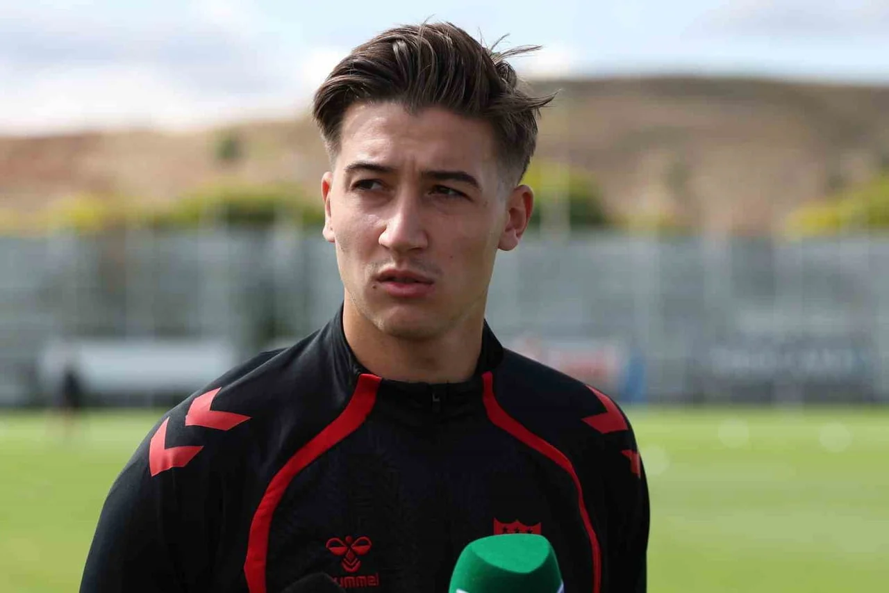 SİVASSPOR’UN GENÇ SAVUNMA OYUNCUSU MERT ÇELİK, PENDİKSPOR MAÇI ÖNCESİ YAPTIĞI AÇIKLAMALARDA TAKIM...