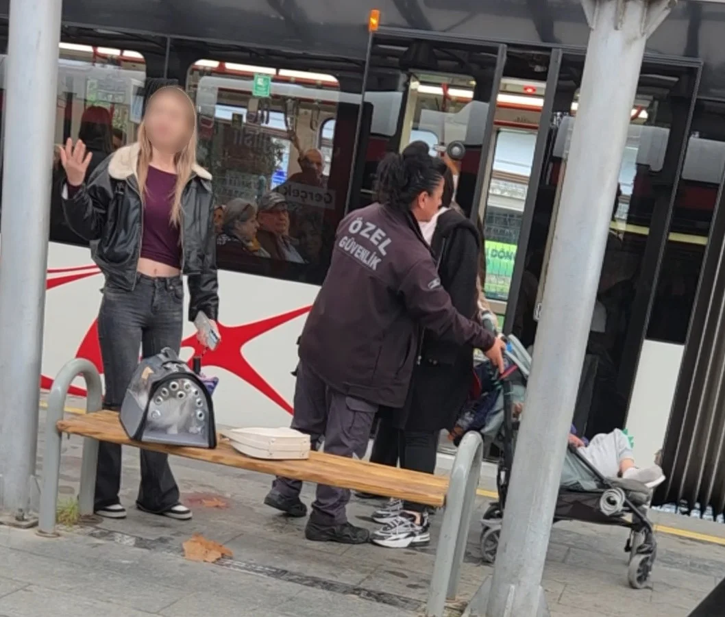 Samsun'da tramvay istasyonunda kedi tartışması kavgaya dönüştü 4