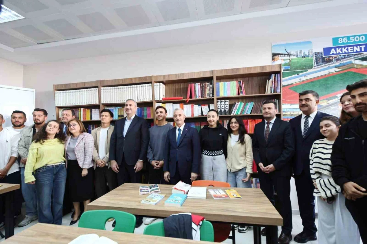 Şahinbey Belediyesi Gaziantep Üniversitesi kampüsünde Genç Ofis açtı 4