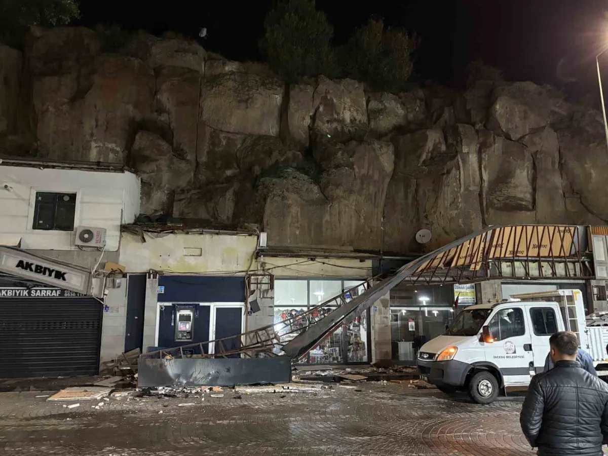 Kayseri'de kontrolden çıkan otomobil 50 metrelik kayalıklardan dükkanların üzerine uçtu 3