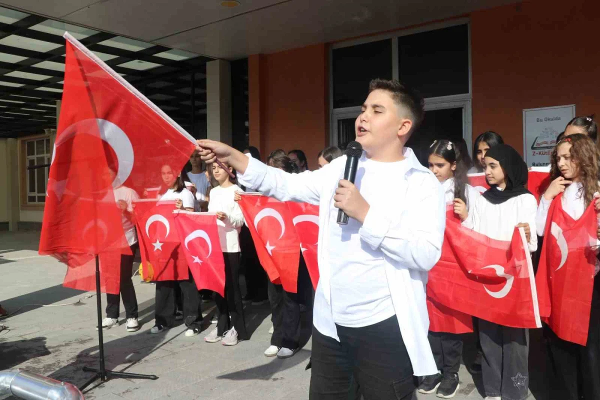 Sivas'ta 850 ortaokul öğrencisinden 29 Ekim'e özel koro ve koreografi gösterisi 5
