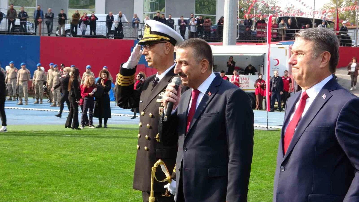 Zonguldak'ta Cumhuriyet'in 103. yılı stadyumdaki törenle kutlandı 1