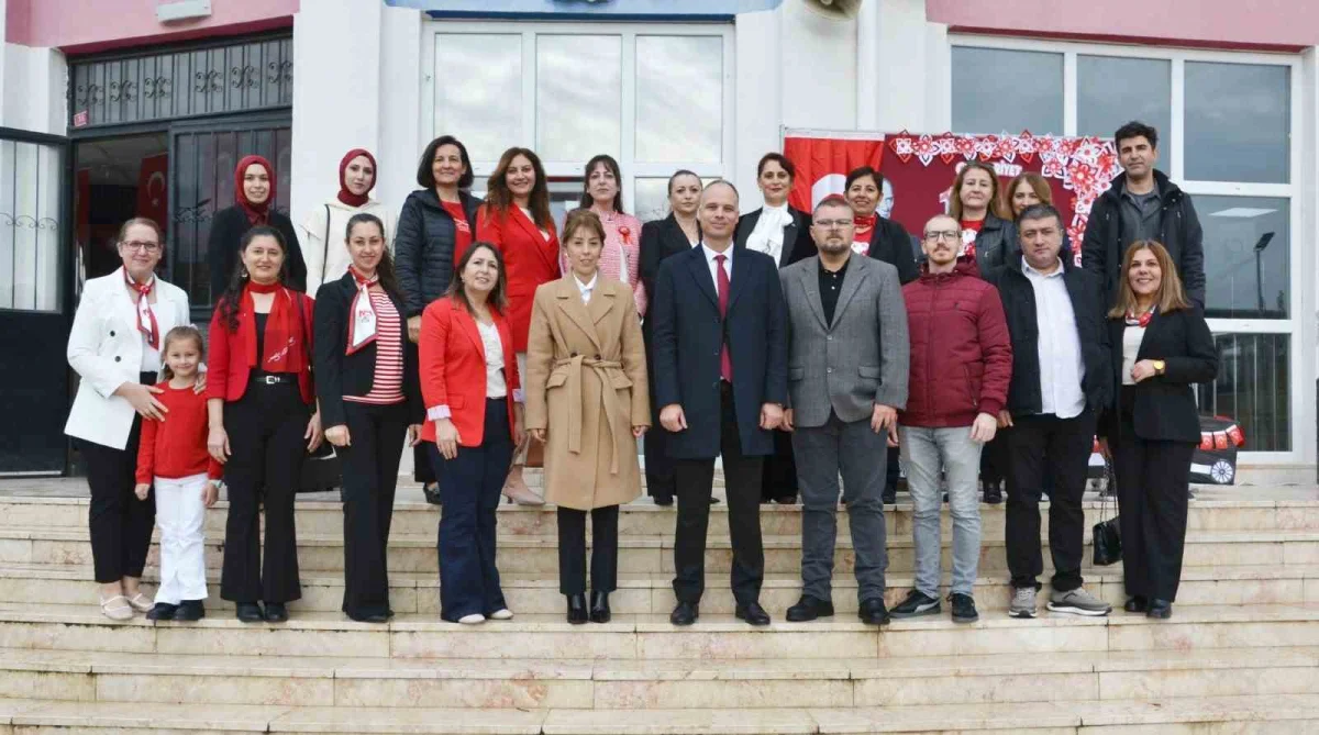 Manisa'daki okullarda Cumhuriyet'in 103. yıl dönümü kutlandı 5