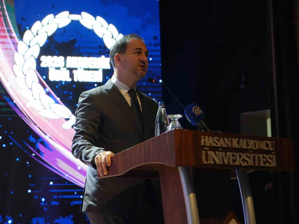 Hasan Kalyoncu Üniversitesi'nde akademik ve sportif başarılar ödüllendirildi 3