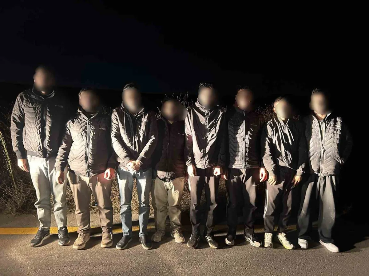 Edirne'de 23 düzensiz göçmen yakalandı: Kaçakçılık şüphelisi tutuklandı 3