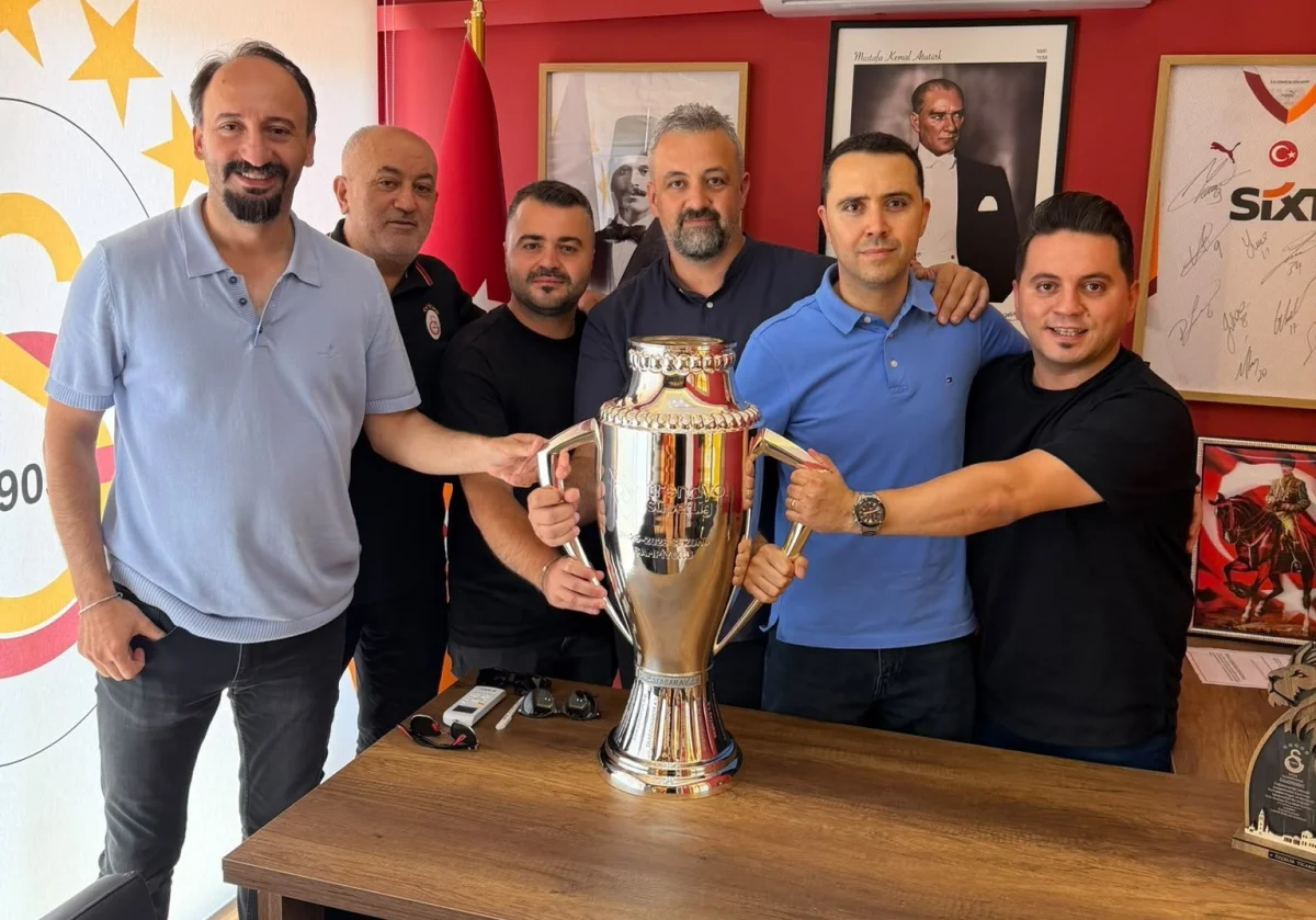 Salihli'de Galatasaraylılardan 16 öğrenciye burs desteği 2